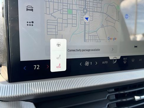 Used 2025 Ford Explorer Active w/ Active Comfort Package image 30