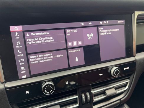 Used 2023 Porsche Macan Turbo image 64