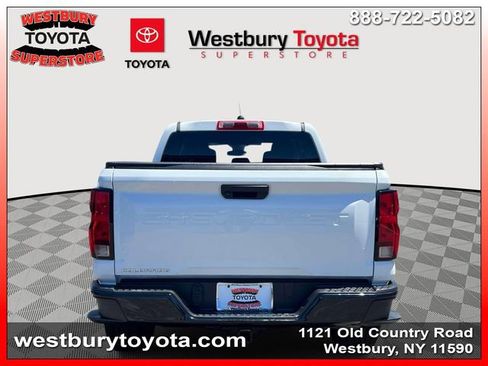 Used 2024 Chevrolet Colorado Trail Boss w/ Advanced Trailering Package AWD/4WD image 9