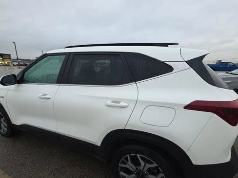 Used 2022 Kia Seltos EX image 37