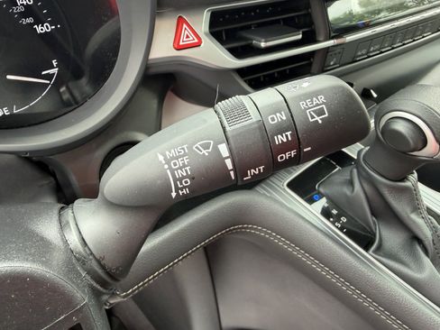 Used 2026 Toyota Sienna XLE FWD image 26