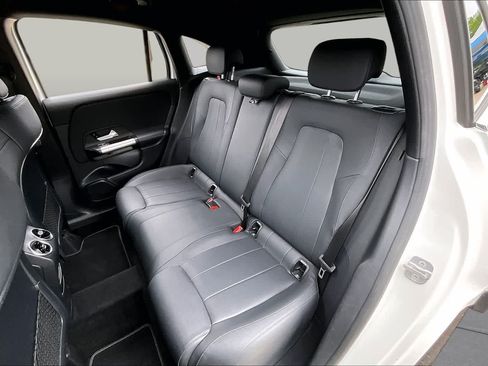 Used 2025 Mercedes-Benz GLA 250 image 20