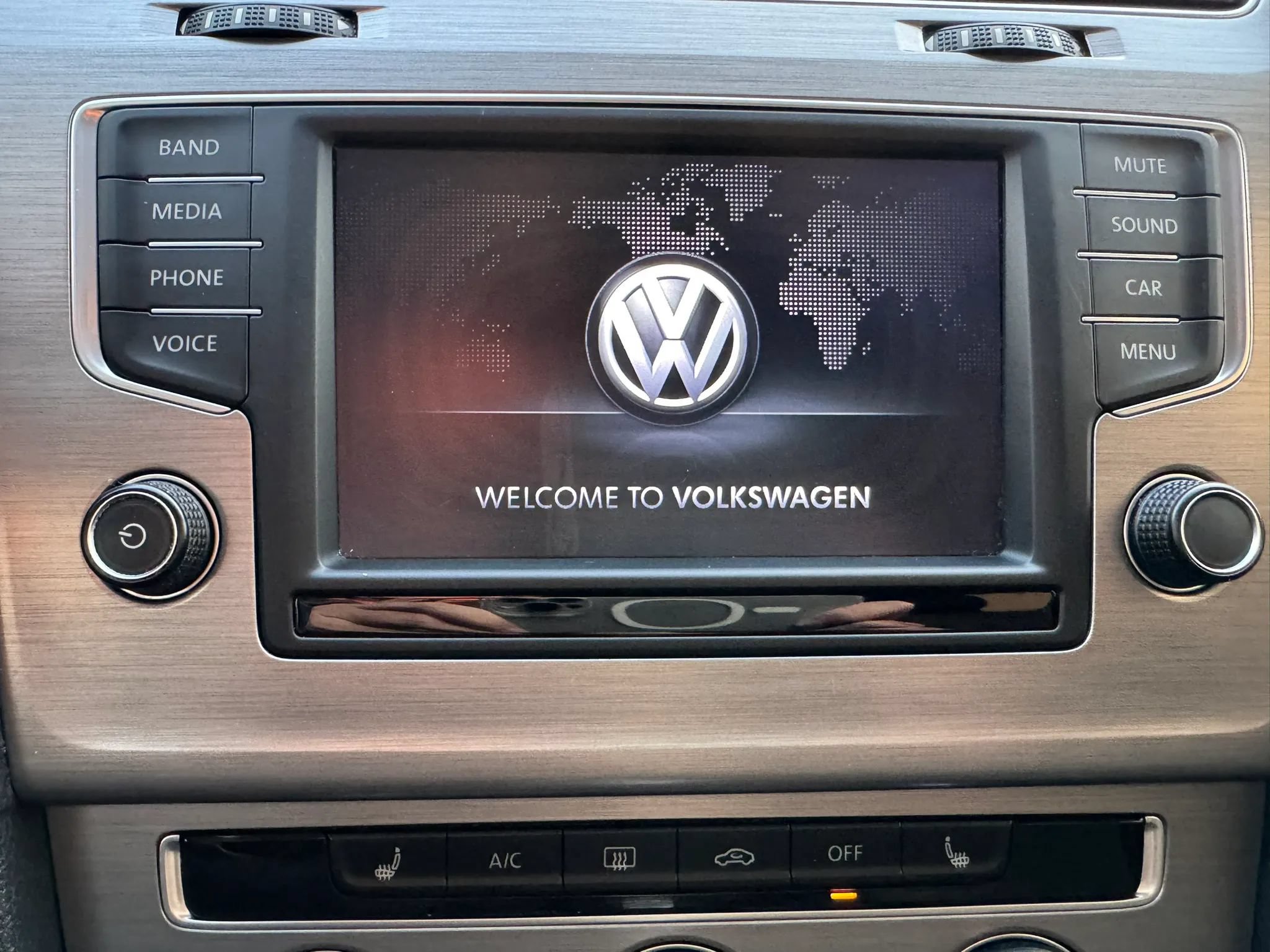 Used 2017 Volkswagen Golf S AWD/4WD image 18