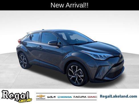 Used 2022 Toyota C-HR XLE image 1