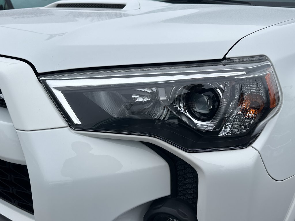 Certified 2024 Toyota 4Runner TRD Off-Road Premium AWD/4WD image 9