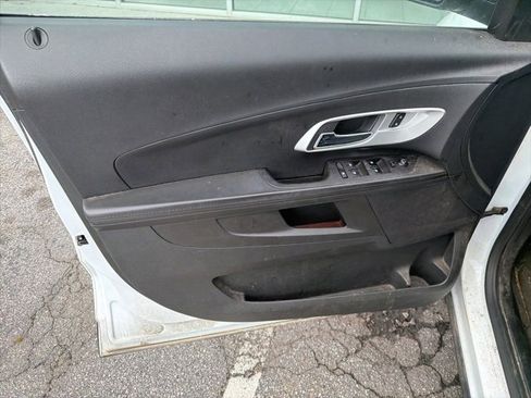 Used 2017 Chevrolet Equinox LT w/ Convenience Package image 10