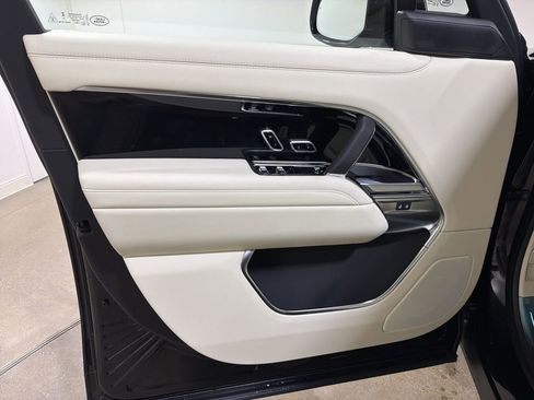 New 2026 Land Rover Range Rover Long Wheelbase SE AWD/4WD image 9