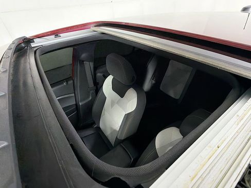 Used 2025 Chevrolet Trax RS w/ Sunroof Package image 16