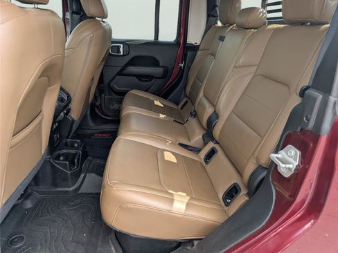 Used 2021 Jeep Gladiator Overland w/ Popular Equipment Package AWD/4WD image 29