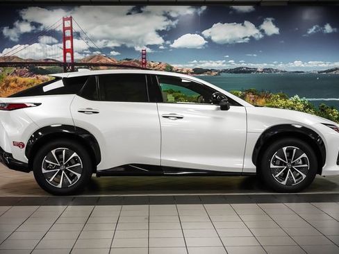 Certified 2023 Lexus RZ 450e Premium w/ Technology Package image 5