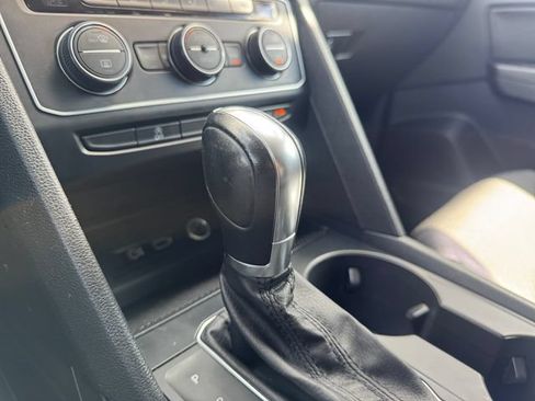 Used 2019 Volkswagen Atlas SE w/ Towing Package AWD/4WD image 17