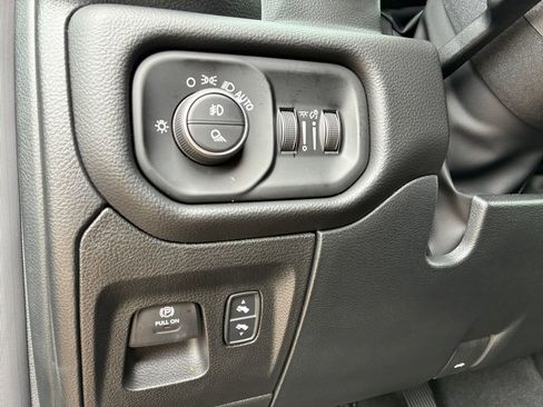 New 2026 RAM 1500 4x4 Crew Cab image 7