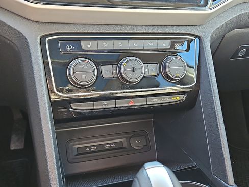 Certified 2023 Volkswagen Atlas SE w/ Panoramic Sunroof Package image 15