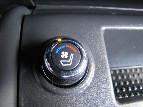 Used 2021 Nissan Titan PRO-4X w/ Pro-4x Convenience Package image 49