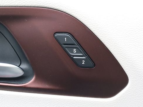 Used 2020 Chrysler Pacifica Limited image 15