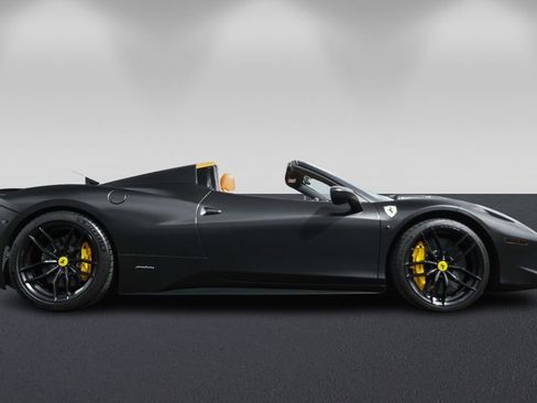 Used 2013 Ferrari 458 Spider image 4