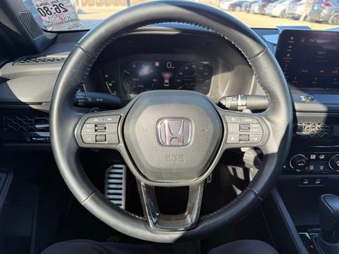 Used 2024 Honda Accord Sport image 11
