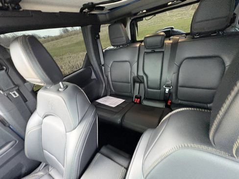 Used 2025 Ford Bronco Badlands image 33