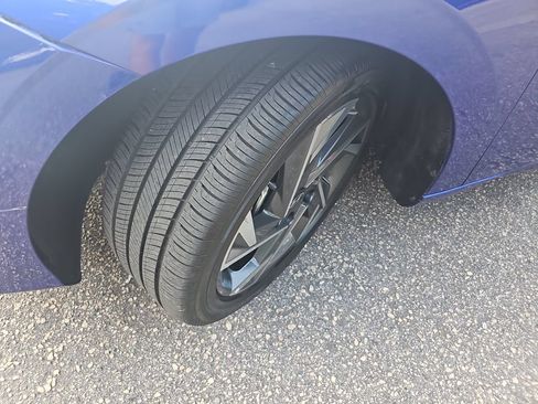 Certified 2025 Hyundai Elantra SEL FWD image 27