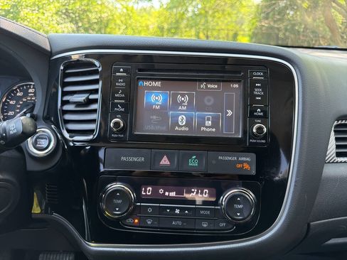 Used 2016 Mitsubishi Outlander SE FWD image 12