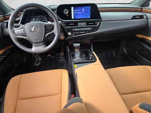 Used 2024 Lexus ES 250 w/ Premium Package image 17