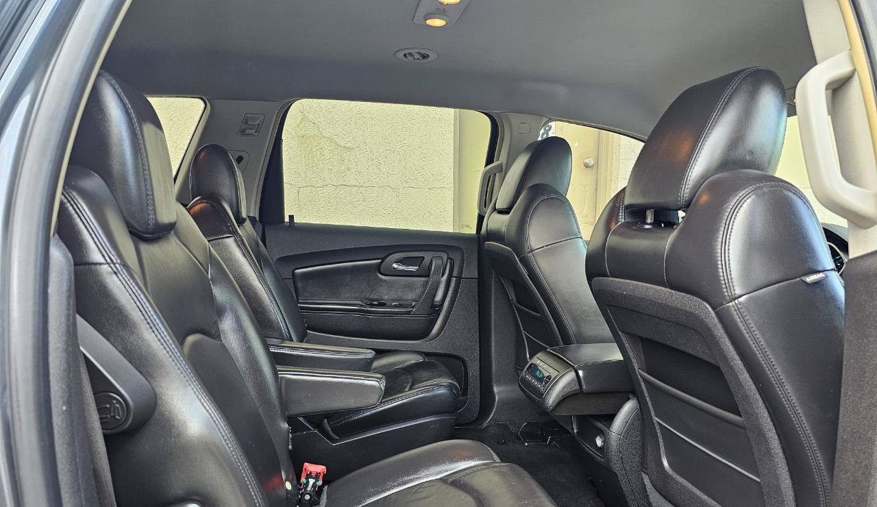 Used 2009 Chevrolet Traverse LT FWD image 21