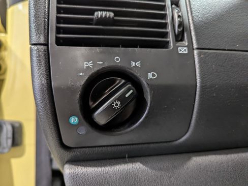 Used 2005 Chrysler Crossfire Limited image 14