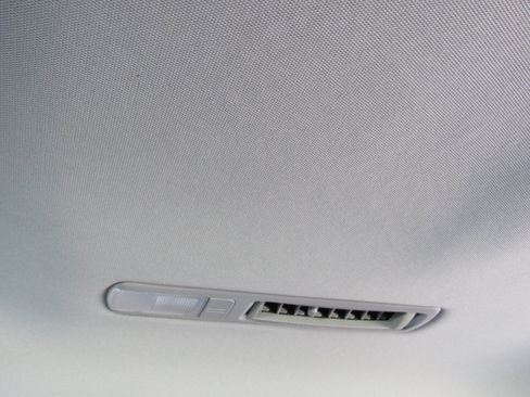 Used 2017 Toyota Highlander XLE w/ Carpet Mat Package AWD/4WD image 40