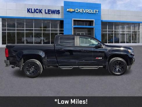 Used 2022 Chevrolet Colorado Z71 w/ Z71 Midnight Edition image 9