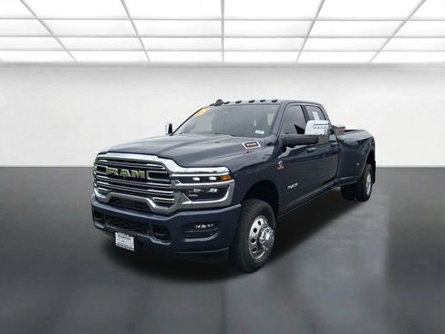 Certified 2026 RAM 3500 Laramie AWD/4WD image 10