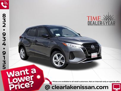 New 2025 Nissan Kicks Play S