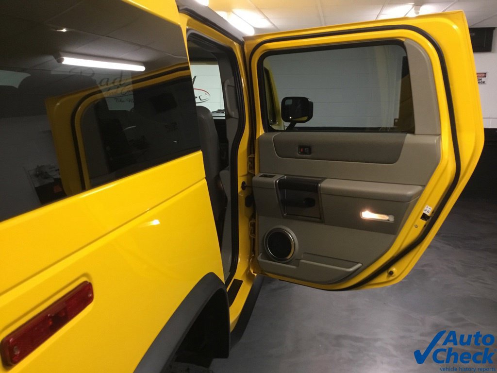 Used 2003 HUMMER H2 w/ Preferred Equipment Group AWD/4WD image 38