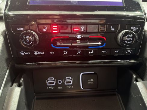 New 2025 Jeep Grand Cherokee Altitude image 35