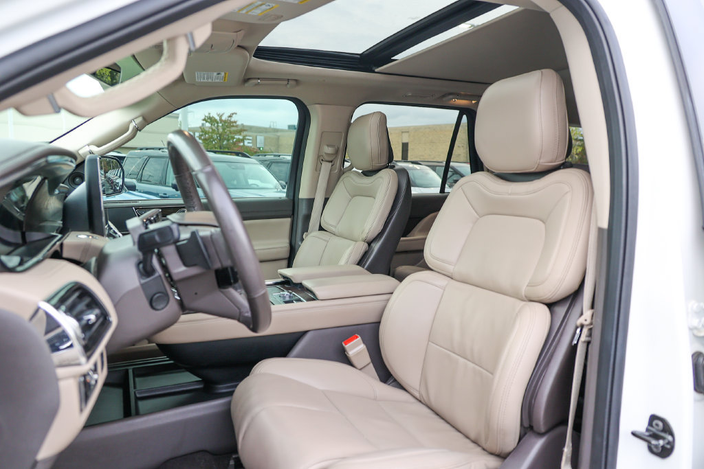 Used 2024 Lincoln Navigator Premiere AWD/4WD image 31