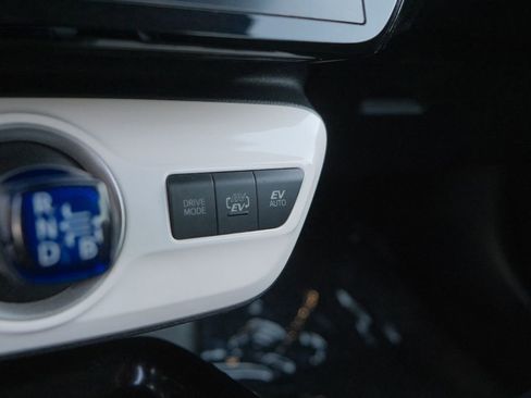 Used 2017 Toyota Prius Prime Advanced image 23