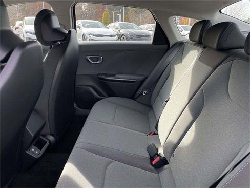 New 2025 Kia K4 LXS image 20