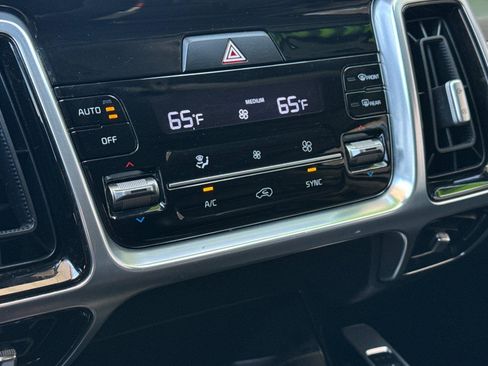 Used 2021 Kia Sorento SX image 23