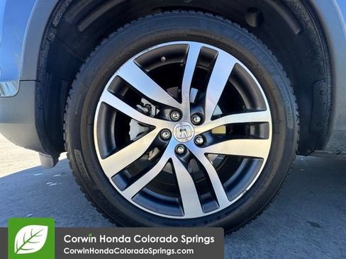 Used 2018 Honda Pilot Touring image 38