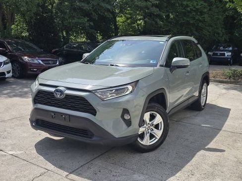 Used 2021 Toyota RAV4 XLE w/ Convenience Package AWD/4WD image 1