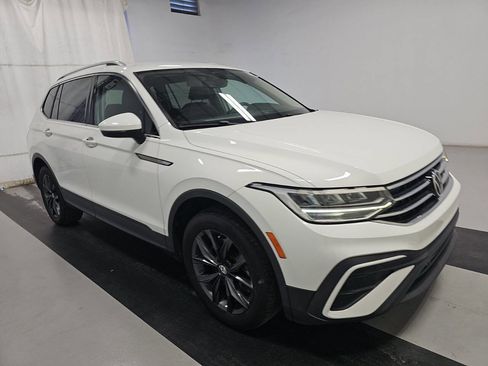 Used 2022 Volkswagen Tiguan SE image 4