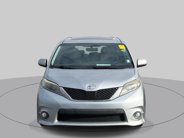 Used 2017 Toyota Sienna SE Premium FWD image 7