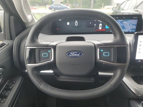 Used 2026 Ford Expedition Max Platinum w/ Driver's Package AWD/4WD image 11
