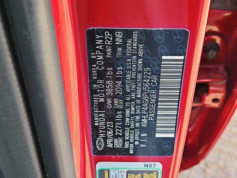 Certified 2023 Hyundai Elantra Limited image 35