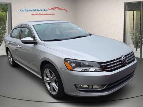 Used 2012 Volkswagen Passat TDI SE image 1