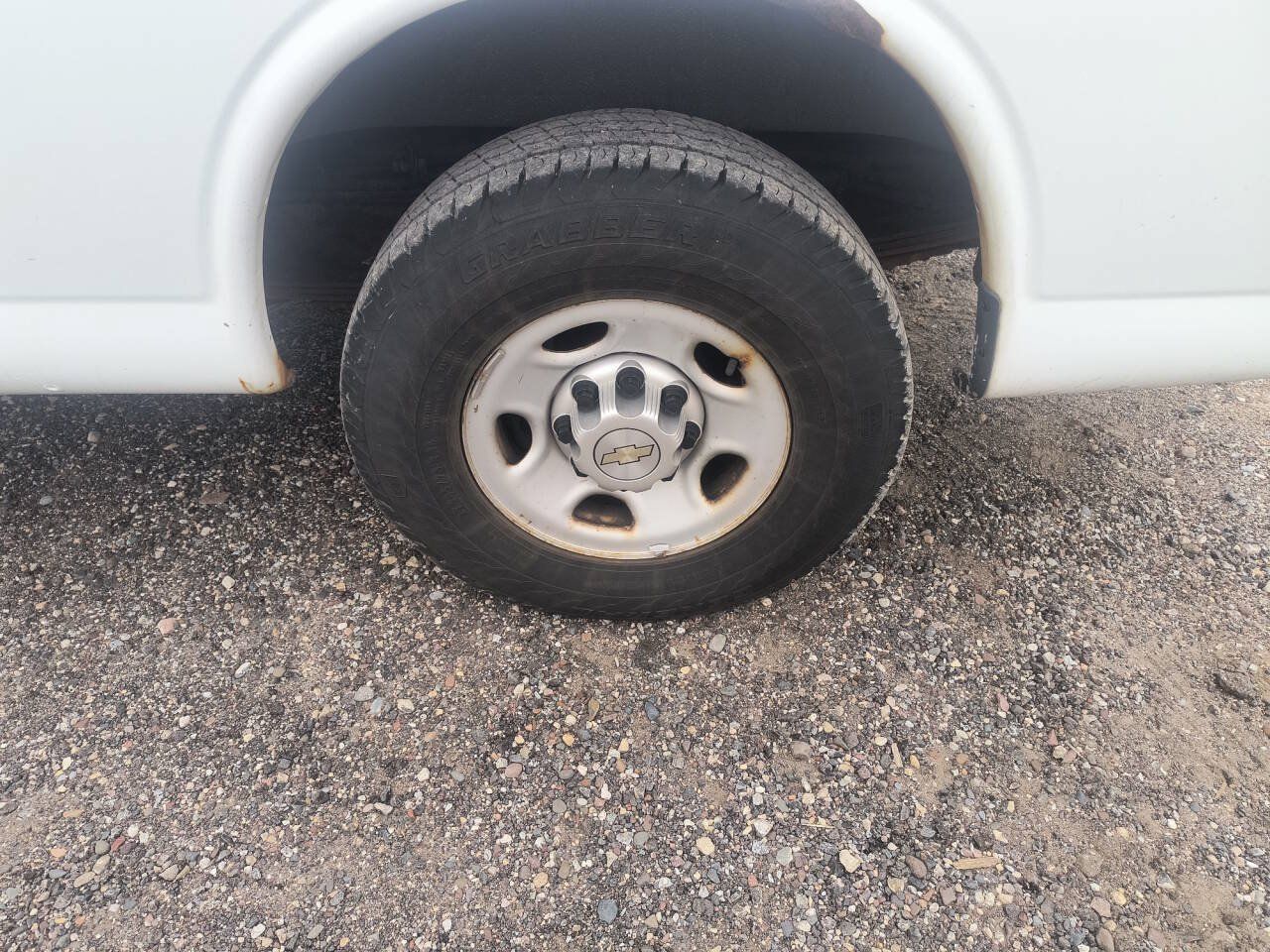 Used 2014 Chevrolet Express 2500 RWD image 11