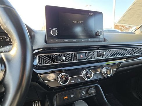 Used 2023 Honda Civic Sport image 15