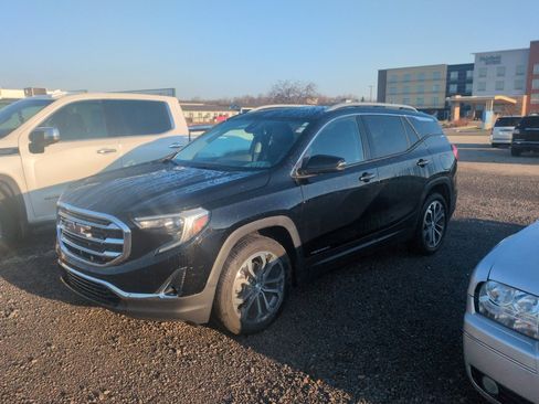 Used 2020 GMC Terrain SLT w/ Preferred Package image 1