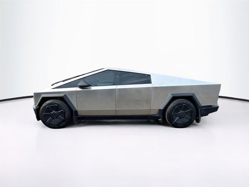 Used 2024 Tesla Cybertruck AWD Crew Cab image 2