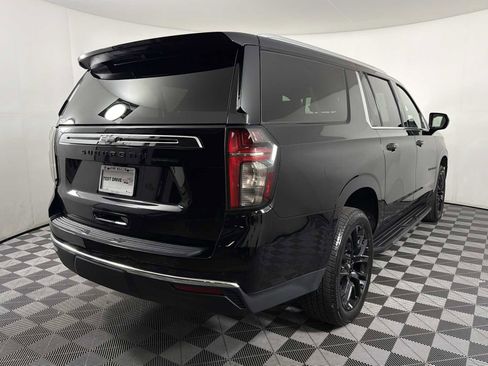 Used 2023 Chevrolet Suburban LS RWD image 6