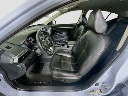 Used 2024 Nissan Altima 2.5 SR FWD image 13